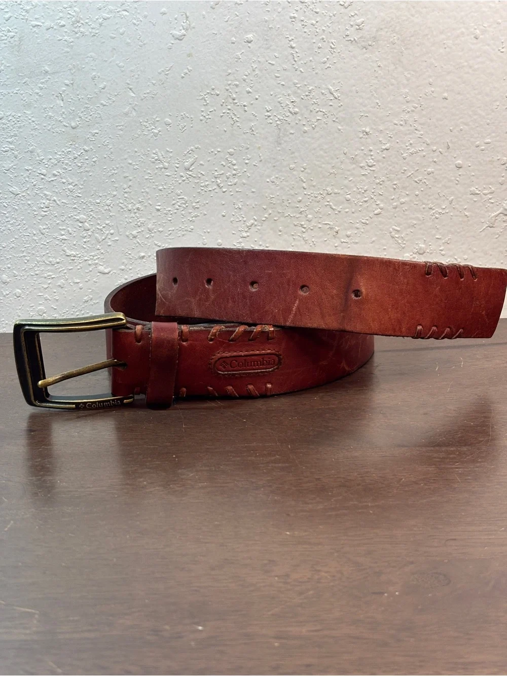 Columbia Men's Chestnut Brown Leather Belt with Brass-Tone Buckle